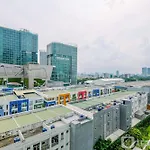 Nice And Elegant 1Br At The Kensington Royal Suites Apartment By Travelio